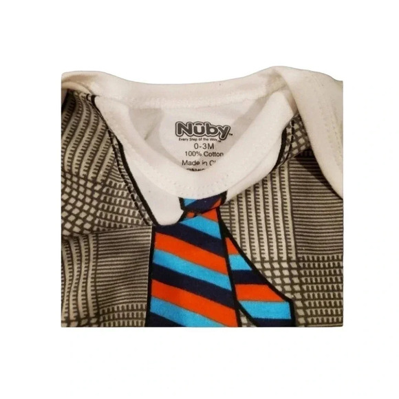 6-9m NUBY Boys long sleeve Shirt and Tie, socks, and beanie Set. - Picture 5 of 5
